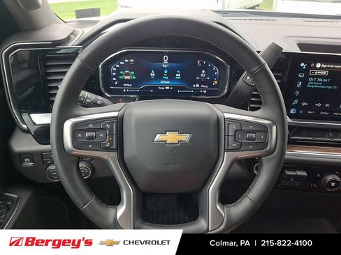 Used 2025 Chevrolet Silverado 2500 LT w/ Convenience Package AWD/4WD image 21