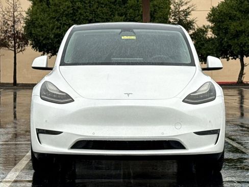 Used 2020 Tesla Model Y Long Range image 7