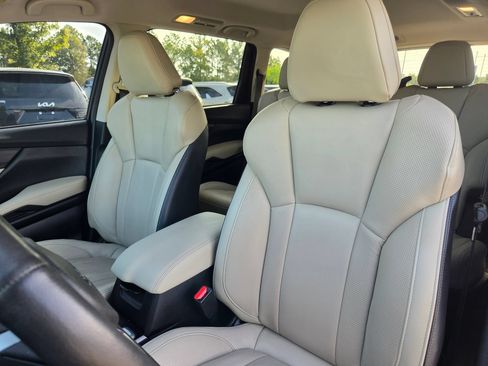 Used 2022 Subaru Ascent Limited AWD/4WD image 24