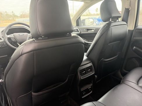Used 2022 Ford Edge SEL w/ Convenience Package image 11