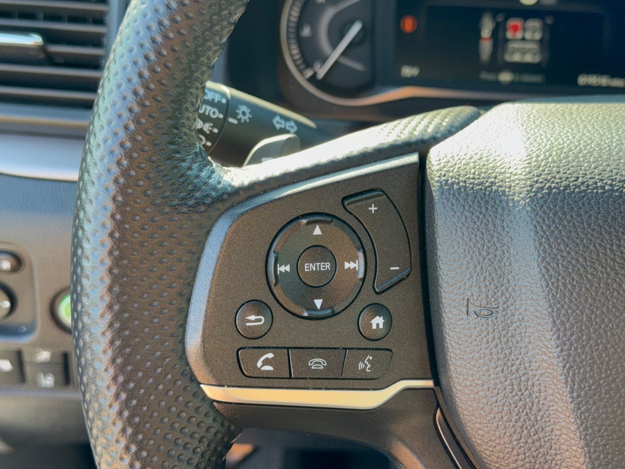 Certified 2025 Honda Passport EX-L image 18