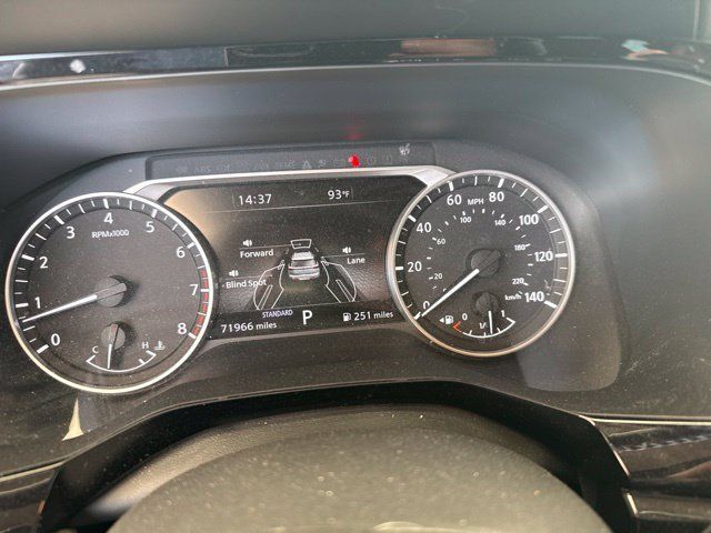 Used 2022 Nissan Pathfinder SL w/ SL Premium Package FWD image 17