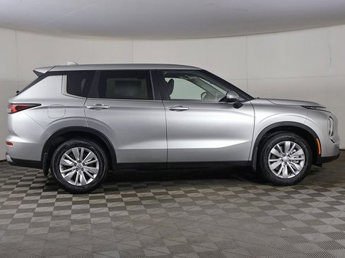 New 2026 Mitsubishi Outlander ES image 17