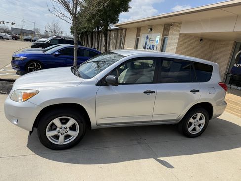 Used 2008 Toyota RAV4 4WD image 3