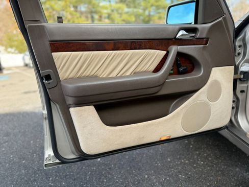 Used 1995 Mercedes-Benz S 500 Sedan image 6