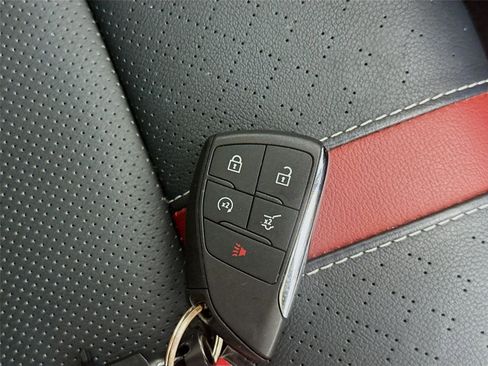 Used 2024 Chevrolet Traverse RS image 28