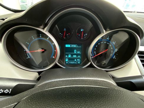 Used 2014 Chevrolet Cruze LS FWD image 29