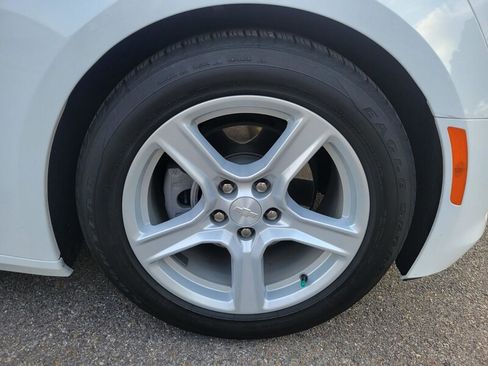 Used 2024 Chevrolet Camaro LT w/ Technology Package image 7