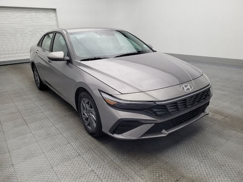Used 2024 Hyundai Elantra SEL image 13