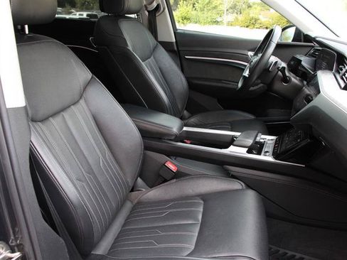 Used 2021 Audi e-tron Prestige AWD/4WD image 18