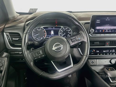 Used 2023 Nissan Rogue SV w/ SV Premium B Package FWD image 18