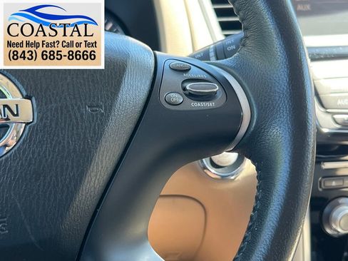 Used 2017 Nissan Pathfinder SV FWD image 29