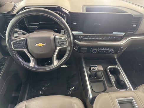 Used 2022 Chevrolet Silverado 1500 LTZ w/ Z71 Off-Road Package AWD/4WD image 27