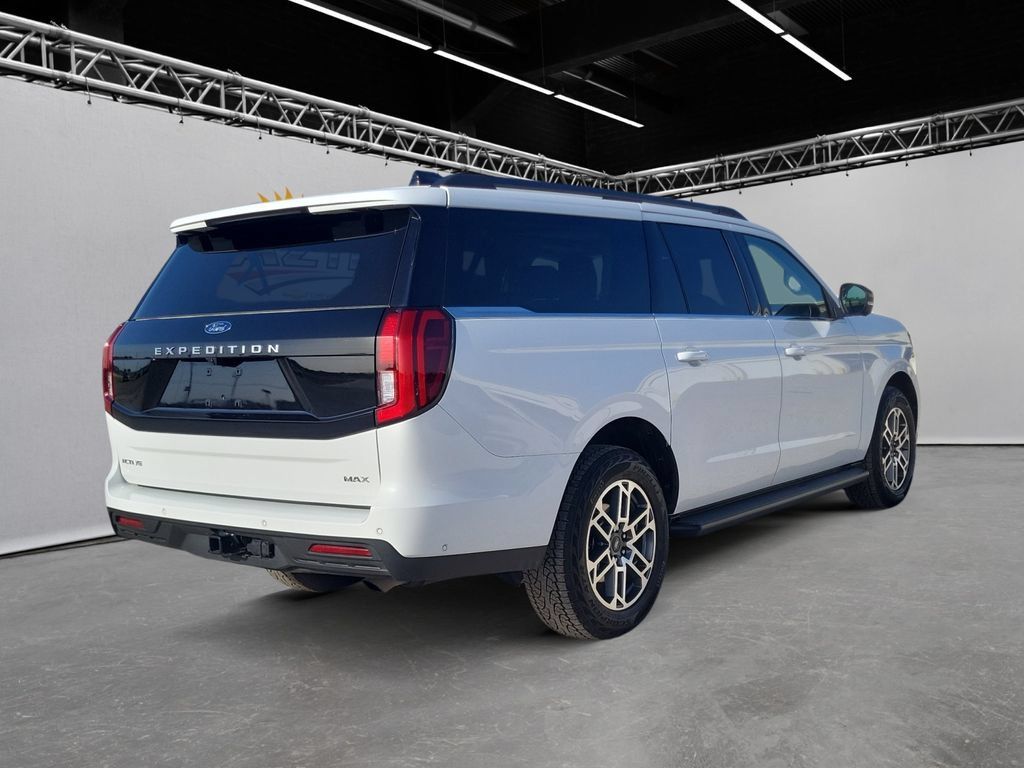Used 2025 Ford Expedition Max Active AWD/4WD image 5
