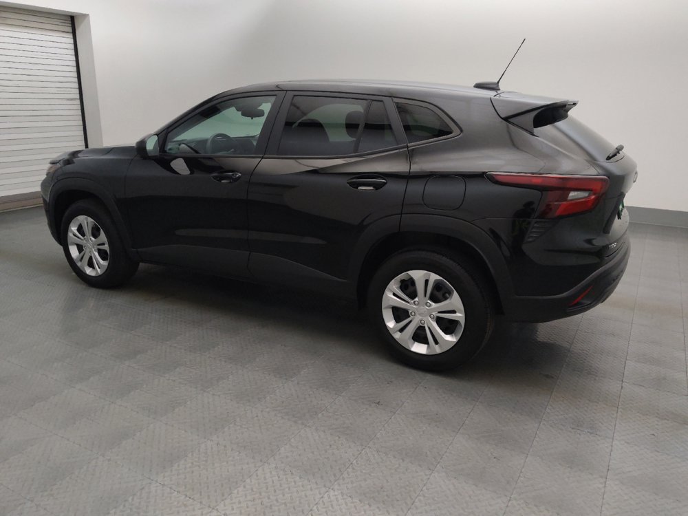 Used 2024 Chevrolet Trax LS FWD image 3