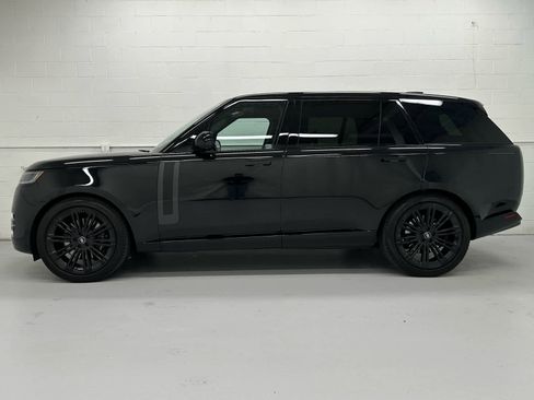 Used 2024 Land Rover Range Rover Long Wheelbase Autobiography image 3