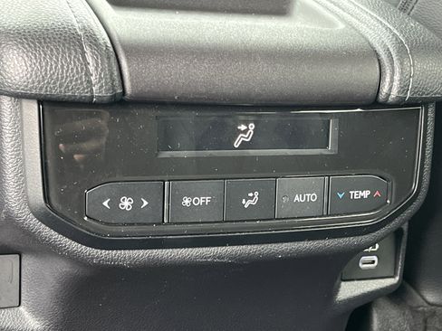 Used 2024 Toyota Grand Highlander XLE image 25