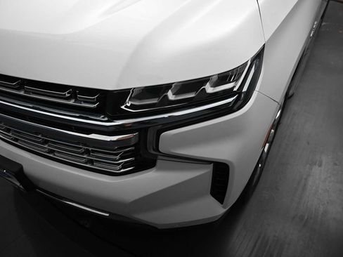 Used 2021 Chevrolet Tahoe Premier AWD/4WD image 16