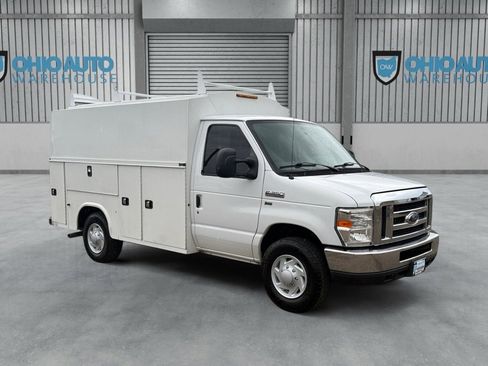 Used 2019 Ford E-350 and Econoline 350 Super Duty w/ Power Windows & Locks Group image 3
