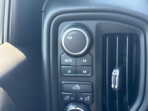Used 2019 Chevrolet Silverado 1500 Custom Trail Boss w/ Custom Convenience Package AWD/4WD image 11