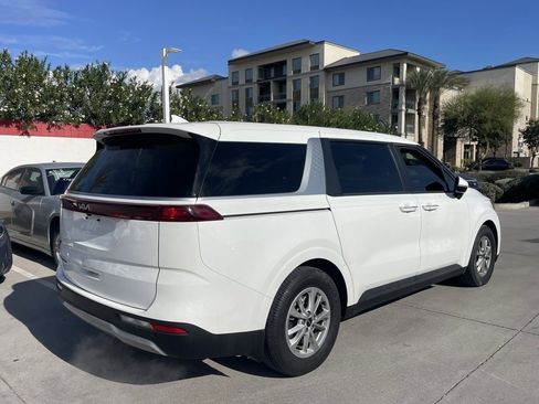 Used 2022 Kia Carnival LX w/ Paint Protection Package image 2