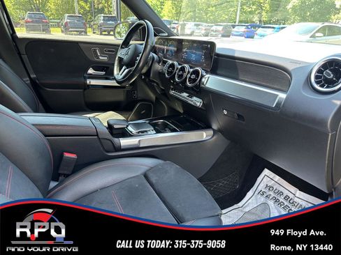 Used 2020 Mercedes-Benz GLB 250 4MATIC w/ AMG Line image 32