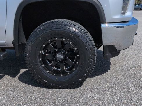 Used 2022 Chevrolet Silverado 2500 LT w/ Convenience Package image 12