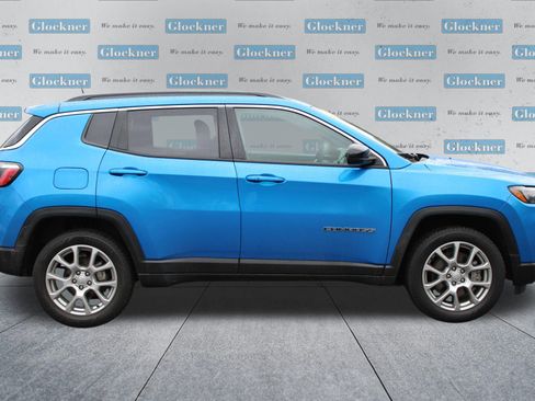 Used 2023 Jeep Compass Latitude image 4