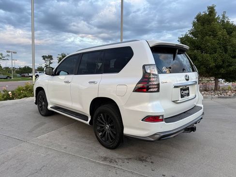 Used 2023 Lexus GX 460 Premium w/ Accessory Package AWD/4WD image 6