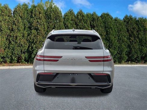Used 2026 Genesis GV70 2.5T Advanced image 5