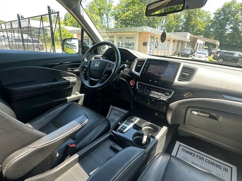 Used 2016 Honda Pilot Touring image 34