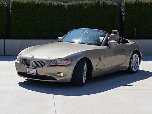Used 2004 BMW Z4 3.0i image 3