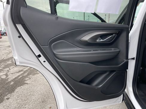 Used 2023 GMC Terrain SLE w/ Driver Convenience Package image 21