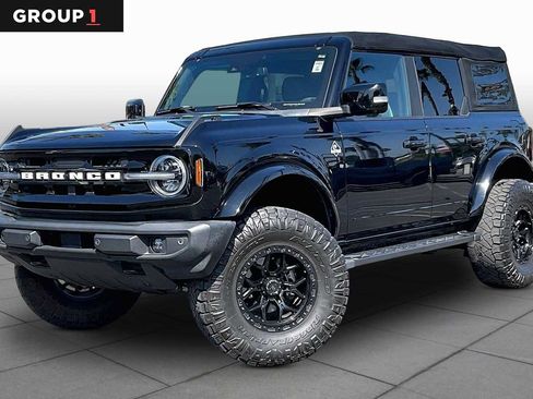 Used 2023 Ford Bronco Outer Banks AWD/4WD image 1