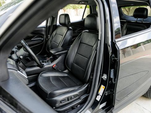 Used 2023 GMC Terrain SLT AWD/4WD image 40