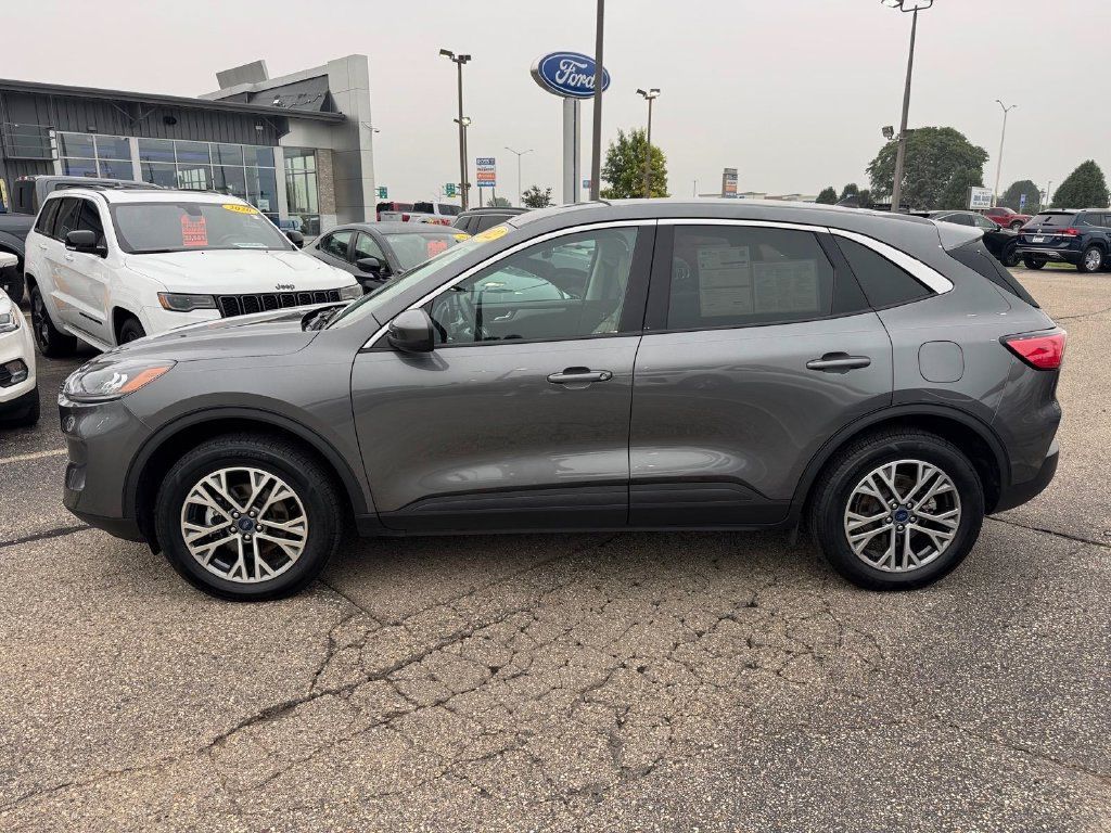 Certified 2022 Ford Escape SEL w/ Technology Package AWD/4WD image 3