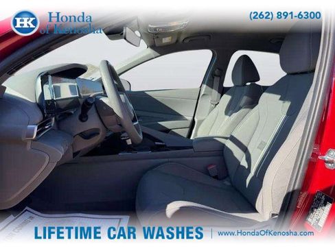 Used 2024 Hyundai Elantra Blue image 20