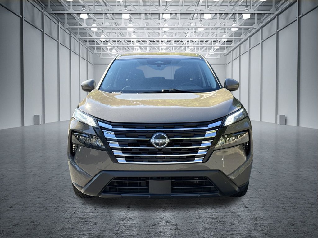 Used 2025 Nissan Rogue SV AWD/4WD image 2