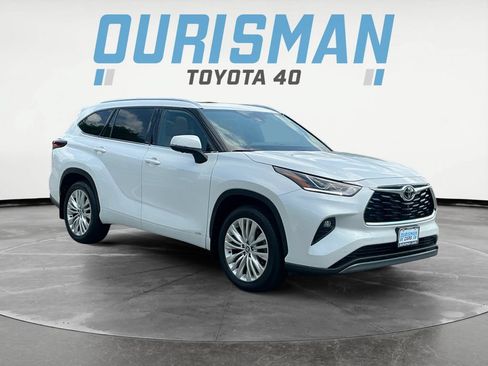 Used 2025 Toyota Highlander Platinum AWD/4WD image 1