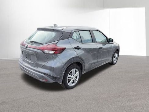 Used 2022 Nissan Kicks S image 6