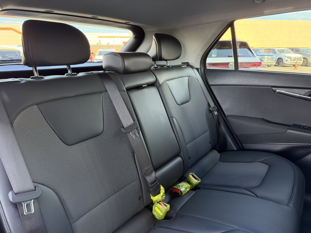 Used 2025 Kia Niro Wind FWD image 39