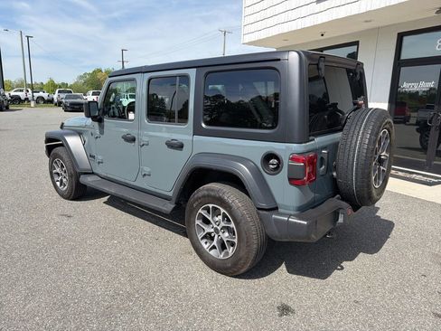 Used 2024 Jeep Wrangler Sport S image 6