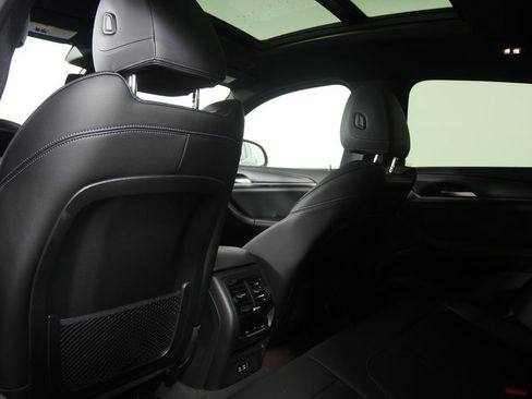 Certified 2024 BMW X4 xDrive30i image 19