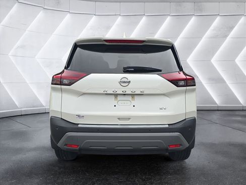 Used 2021 Nissan Rogue SV FWD image 4
