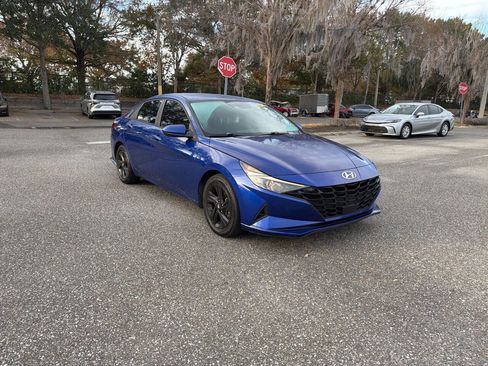 Used 2021 Hyundai Elantra SEL w/ Convenience Package image 7