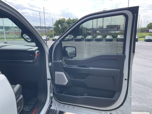 Used 2025 Ford F150 Raptor AWD/4WD image 23
