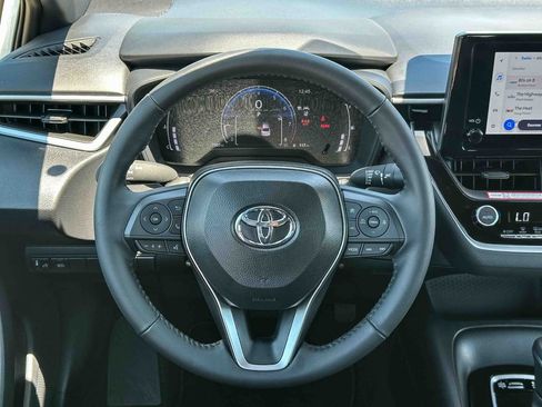 Used 2026 Toyota Corolla SE FWD image 24