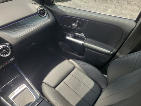 Used 2025 Mercedes-Benz GLA 250 image 24