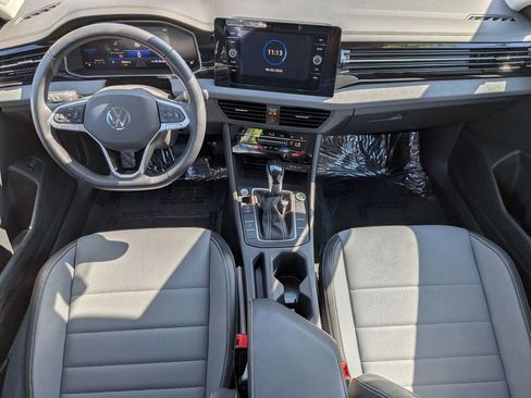 Used 2025 Volkswagen Jetta SE image 23