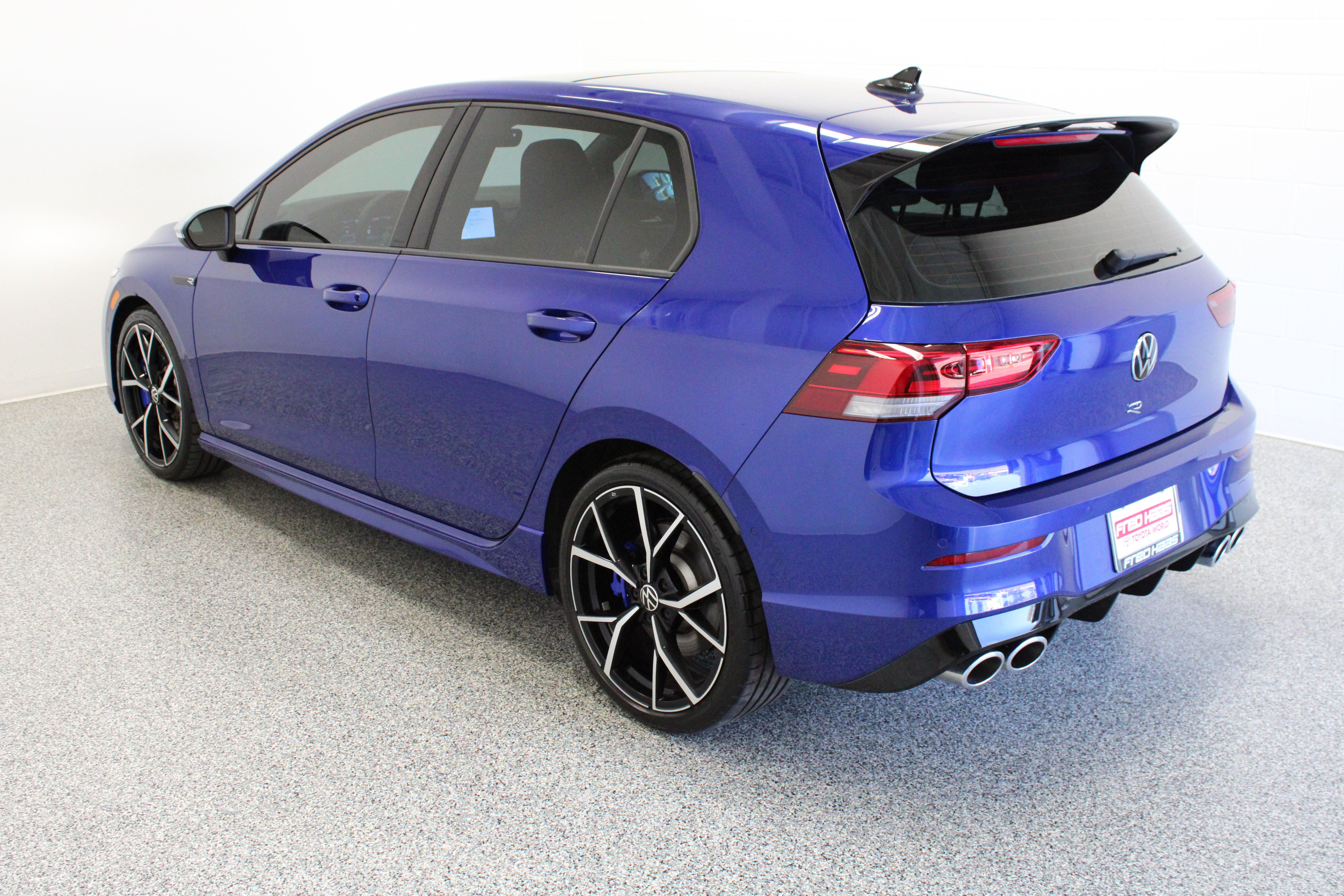 Used 2024 Volkswagen Golf R AWD/4WD image 9
